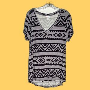 Lularoe Christy T-Black Gray Aztec/Tribal Southwestern V neck Shirt